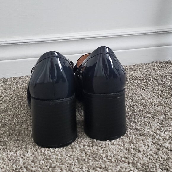 Bandolino navy patent shoes size 8 - Picture 2 of 7